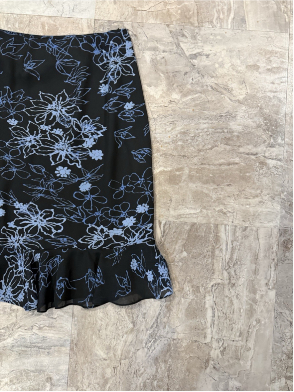 VTG Casual Corner Petite Midi Skirt Black Blue Floral Whimsy Dark Academia Sz 6